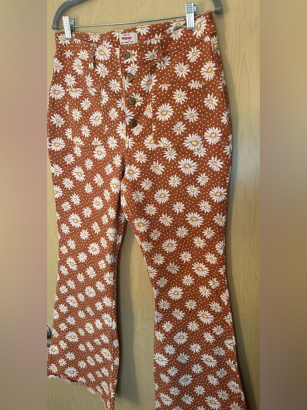 Retro Daisy Print Wrangler Button Fly Sailor Cut Jeans - Picture 4 of 9